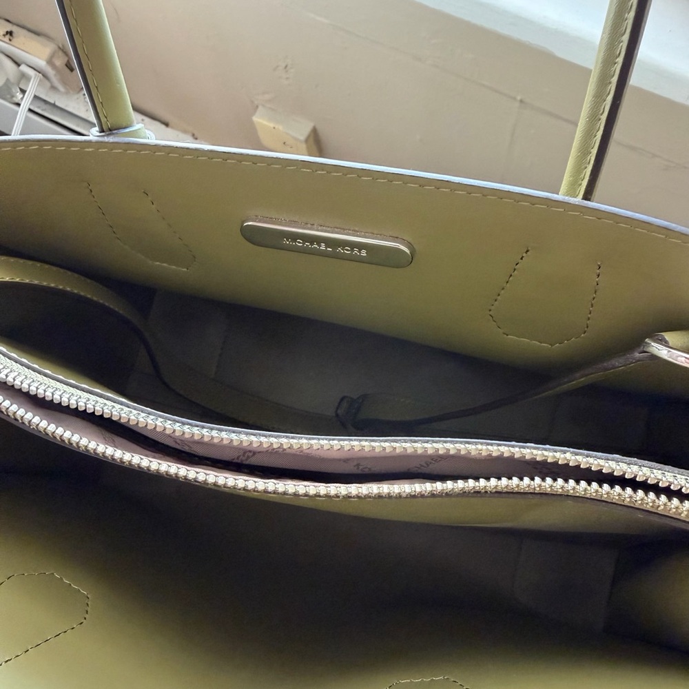 •SOLD• Michael Kors Olive Green Tote - Picture 4 of 10